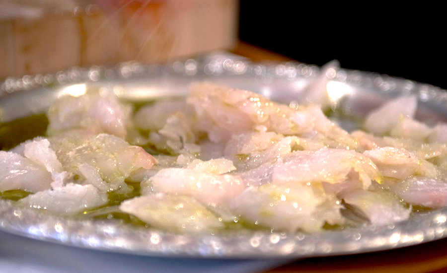 ROHER FISCH MIT APFELDESTILLAT