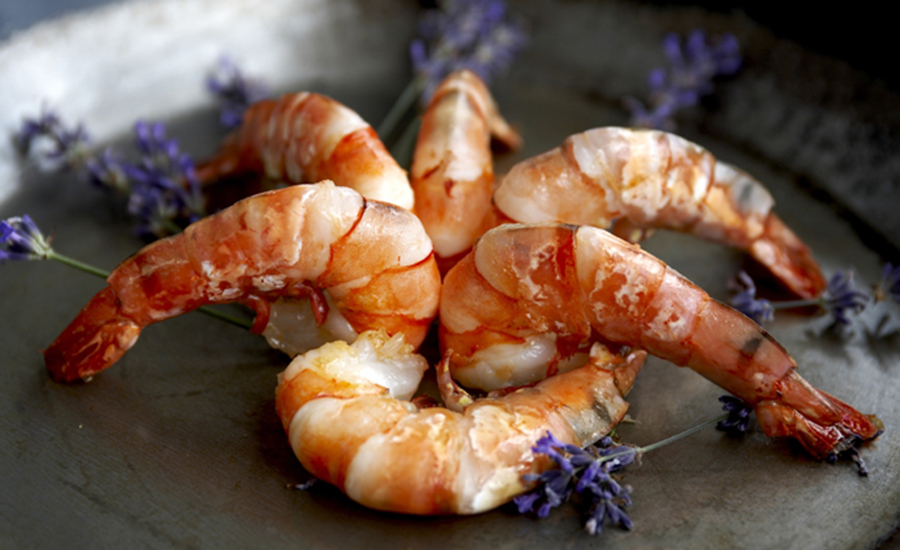King prawns or scampi with lavender